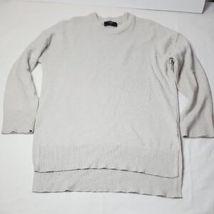 Tahari T Size Medium Grey Sweater 3/4 Sleeve